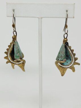 Vintage Artisan Brutalist Brass Conch Shell Dangle Earrings